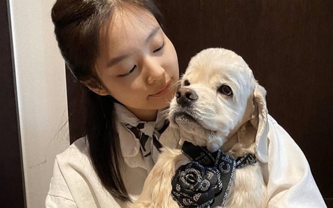 Jennie đánh bật hội chị em BLACKPINK về độ "có tâm" khi làm đại sứ, lăng xê từ A - Z không trượt miếng nào