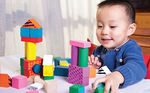 Đồ chơi trẻ em nhiễm độc chì: Tương lai “xám” từ những sắc màu