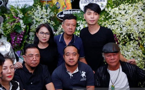 Đám tang nghệ sĩ Ánh Hoa: Hiếu Hiền bật khóc, Ngọc Lan và dàn sao Việt lặng người trước linh cữu của đồng nghiệp
