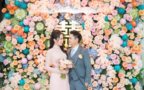 Khỏi cần đoán cô dâu bí mật của thiếu gia Phan Thành nữa, bởi Primmy Trương đã lộ diện e ấp bên chàng rồi đây!
