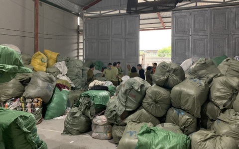 Nữ 9X làm chủ kho hàng chứa 28,3 tấn quần áo "sida" nhập lậu