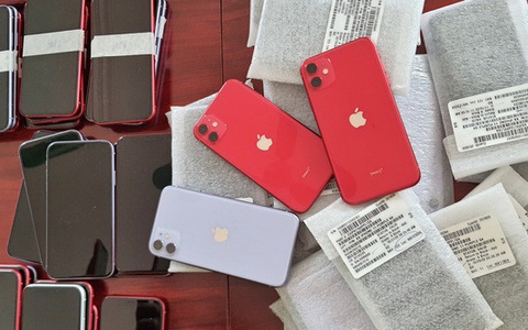 Thu giữ gần 1.000 chiếc điện thoại iPhone nhập lậu qua đường hàng không
