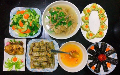 Nghỉ dạy học để tránh dịch, cô giáo về quê nấu toàn món ngon đãi bố mẹ khiến dân mạng trầm trồ, nhiều anh tự nhận "vợ tương lai của mình đây rồi"