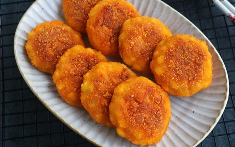 Mua dư nhiều táo, tôi thử làm bánh táo chiên giòn, cả nhà ai cũng thích!