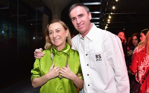 Raf Simons chính thức trở thành giám đốc sáng tạo của Prada, lập nên màn "song kiếm hợp bích" lịch sử