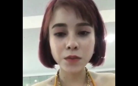 Vụ cô gái livestream khoe "trốn cách ly": Cách ly thêm mẹ và anh trai