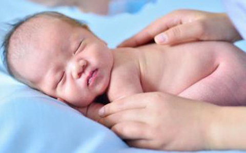 Hàn Quốc: Bệnh nhân 45 ngày tuổi dương tính với Covid-19, tổng số ca nhiễm bệnh vượt 3.500