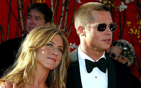 Thực hư chuyện Brad Pitt và Jennifer Aniston nhận nuôi một bé gái, chuẩn bị tuyên bố kết hôn?
