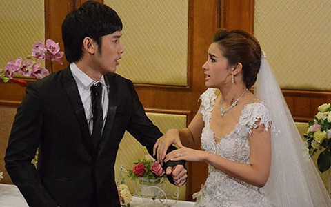 Nuốt nước mắt bước lên xe hoa, nghĩ đành an phận nhưng bố vừa nói một câu khiến em đẩy cửa bước xuống và cương quyết hủy hôn