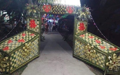 Thuê thợ trang trí cổng đám cưới gặp trúng người yêu cũ là trải nghiệm như thế nào cứ nhìn thảm cảnh này sẽ rõ!