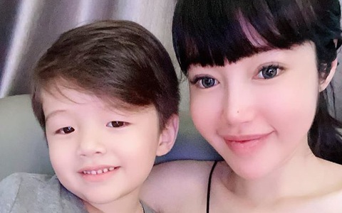 Lâu lắm mới cho Alfie lên sóng, Elly Trần lại "bóc mẽ" quý tử thường xuyên bị phạt vì... tăng động cả ngày