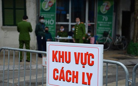 Một hành khách Anh trên chuyến bay VN0054 ở Hà Nội tự đi xe máy đến BV xin tự cách ly