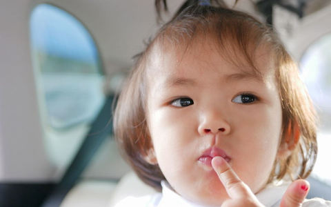 Chuyên gia gợi ý cách để trẻ không chạm tay lên mặt - hành động khiến lây lan virus COVID-19  