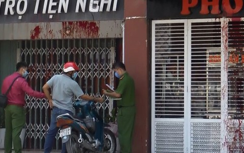 Nhiều hộ dân ở Sài Gòn hoang mang vì bị ‘khủng bố’ bằng chất bẩn