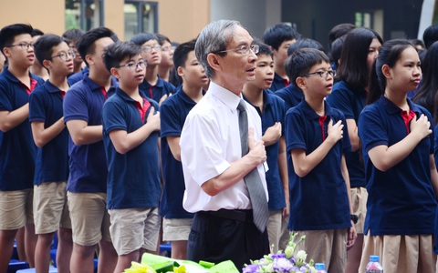 Hiệu trưởng trường Marie Curie kiến nghị: Chỉ thi Toán, Anh Văn trong kỳ thi THPT và đầu vào lớp 10, bỏ hết các môn còn lại