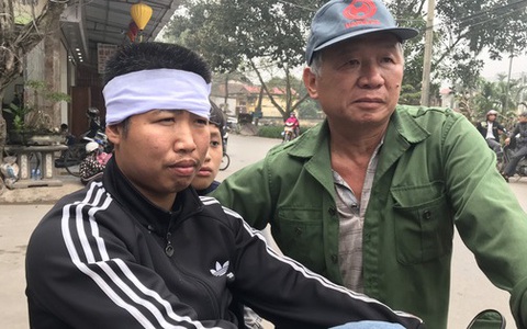 Người cháu nặng lòng kể lại giây phút bất lực nhìn gia đình chú ruột chìm trong "biển lửa": "Nửa đêm tôi bơi qua hồ nước, lấy xà beng phá cửa nhưng..."