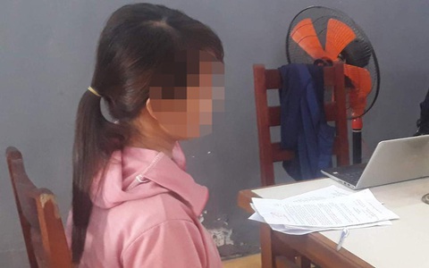 Lừa tiền và bỏ mặc người tình sinh con gái, trung úy công an bị giáng cấp