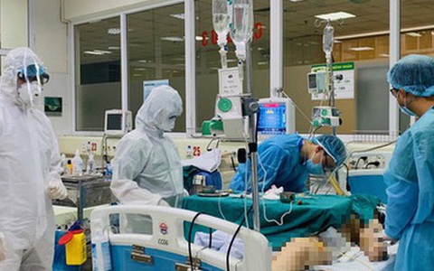 Bác gái ca bệnh Covid-19 thứ 17 phải can thiệp tim phổi nhân tạo