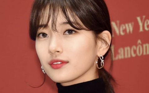 Quá trình lột xác từ dễ thương "bình bình" tới xinh đẹp mê đắm của Suzy: Công lớn thuộc về cách làm tóc, makeup ngày một đẳng cấp
