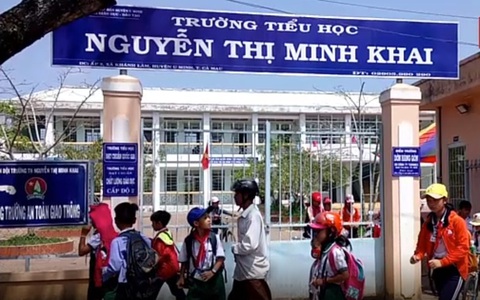 Khiển trách Phó Hiệu trưởng “dan díu” với một nữ phụ huynh học sinh