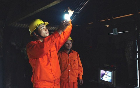 Xem xét miễn, giảm và giãn thời gian thu tiền điện trong dịch Covid-19