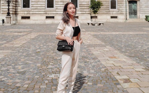 Muốn 2020 ăn diện thật mốt và sexy, nàng nào cũng nên sắm áo ống và copy 10 công thức sành điệu sau