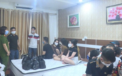 Hàng chục nam nữ tụ tập, sử dụng ma túy trong khách sạn bất chấp lệnh cách ly xã hội