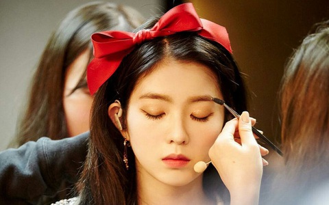 U30 rồi vẫn đắm chìm với nơ bướm đủ kích cỡ nhưng Irene không sến mà chỉ có sang trở lên thôi nhé!