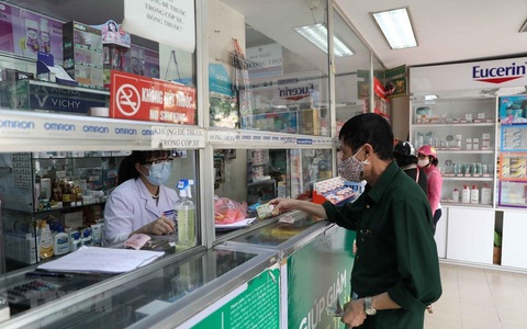 Hà Nội yêu cầu 7.000 hiệu thuốc trên toàn địa bàn báo cáo người mua thuốc cảm, ho, sốt, khó thở để phòng chống Covid-19