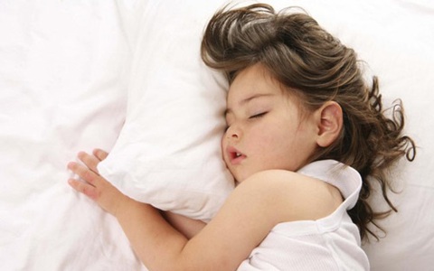 Cảnh báo nguy cơ rối loạn thở trong khi ngủ ở trẻ