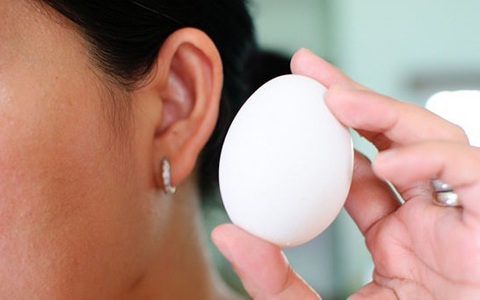 Mua trứng vịt lộn, đừng đặt hết niềm tin vào người bán hàng mà thất vọng, dắt túi mẹo sau để chọn 10 quả mới và non cả 10