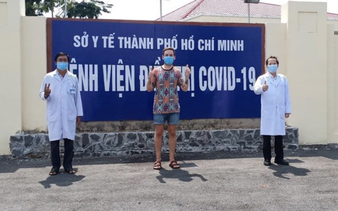 Bệnh nhân phi công người Anh mắc Covid đã có kết quả xét nghiệm âm tính trở lại, sức khỏe có tín hiệu tốt