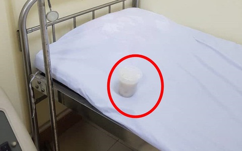 Hình ảnh cốc cháo từ thiện và câu chuyện cay đắng của người phụ nữ mới sinh khiến hàng nghìn chị em xót xa