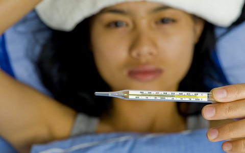 Chuyên gia chỉ cách tự kiểm tra bản thân có sốt hay không không cần nhiệt kế