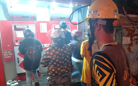 Trung tâm Kiểm soát bệnh tật TP.HCM cảnh báo nguy cơ lây lan dịch bệnh Covid-19 tại các trụ ATM