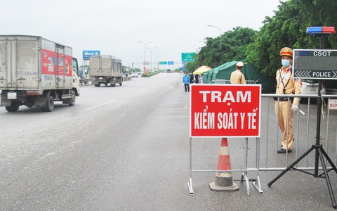 Dịp Lễ cần lưu ý: Xe ô tô du lịch, xe hợp đồng chỉ được chở khách tối đa 50% số ghế, vi phạm sẽ bị xử phạt nghiêm