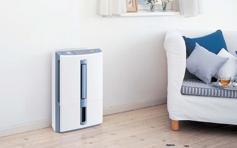 Thời tiết nồm ẩm kéo dài, đây là kinh nghiệm đắt giá để giúp chị em chọn mua máy hút ẩm cho phù hợp