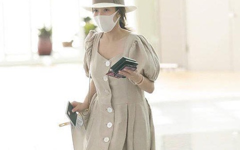 5 phen lên đồ tai hại của Park Min Young bị "bóc trần" tại sân bay: Khi lộ hẳn điểm nhạy cảm, khi thì tóc tai dìm nhan sắc