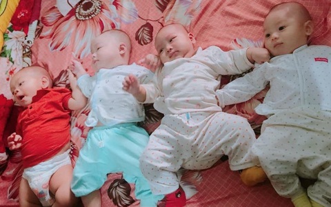 4 chị em trong nhà bất ngờ bầu bí, sinh con cùng một lúc, các bé nằm cạnh nhau nhìn chẳng khác nào sinh tư