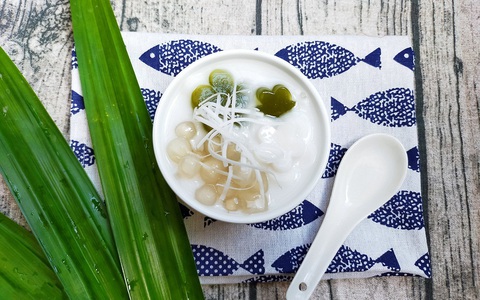 Chè dừa non thạch lá dứa mát lạnh giải nhiệt mùa hè
