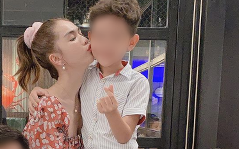 Mới khoe vòng eo 53, Ngọc Trinh lại lộ khoảnh khắc gầy gò mỏng đét, khác hẳn vẻ sexy trên ảnh
