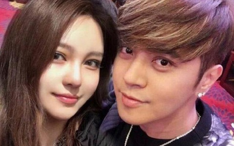 Bóc phốt nhau tơi tả trên mạng xã hội, La Chí Tường và bạn gái "dao kéo" đột ngột tái hợp với những dấu hiệu đáng ngờ?
