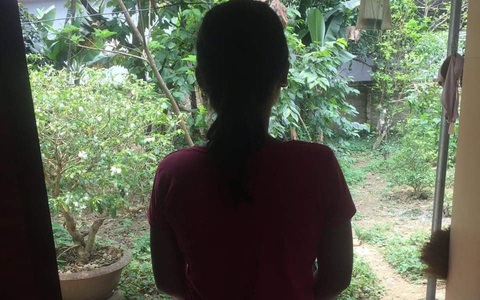 Phú Thọ: Điều tra nghi án thiếu nữ 16 tuổi bị gã hàng xóm dở trò đồi bại, dọa chém chết cả nhà nếu không "hợp tác"