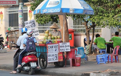 Nắng như thiêu đốt, đồ uống giải nhiệt giá rẻ đắt khách thu về bạc triệu mỗi ngày