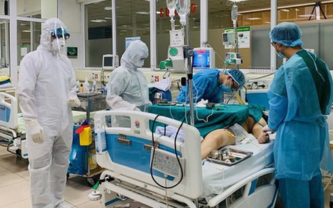 Sức khỏe phi công người Anh có diễn tiến nặng, đe dọa tính mạng sau 50 ngày điều trị