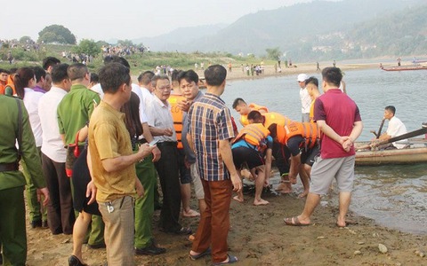 Hoà Bình: 4 mẹ con đuối nước thương tâm nghi do người mẹ ôm theo 3 con gái nhảy suối tự tử