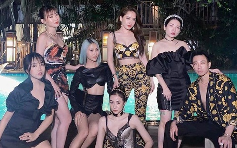 Nóng hừng hực tiệc sinh nhật Chi Pu: Hội bạn "quẩy" từ váy áo sang chảnh đến lầy lội đồ bà ba, khoe body sexy hết cỡ!