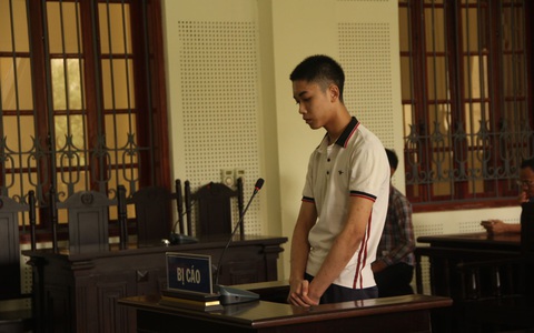 Bị đánh vì từ chối rượu mời, thanh niên 18 tuổi đâm chết 2 trai làng