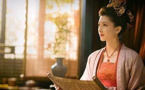 Vị Hoàng hậu bị ghẻ lạnh do được lòng mẹ chồng và màn thẳng tay cho Hoàng đế "ăn bạt tai" vì vào hùa bênh phi tần nói xấu mình