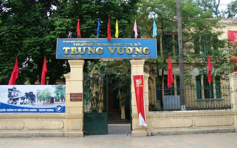 Phát hiện đối tượng mặc áo xe ôm công nghệ lừa đón học sinh trước cổng trường